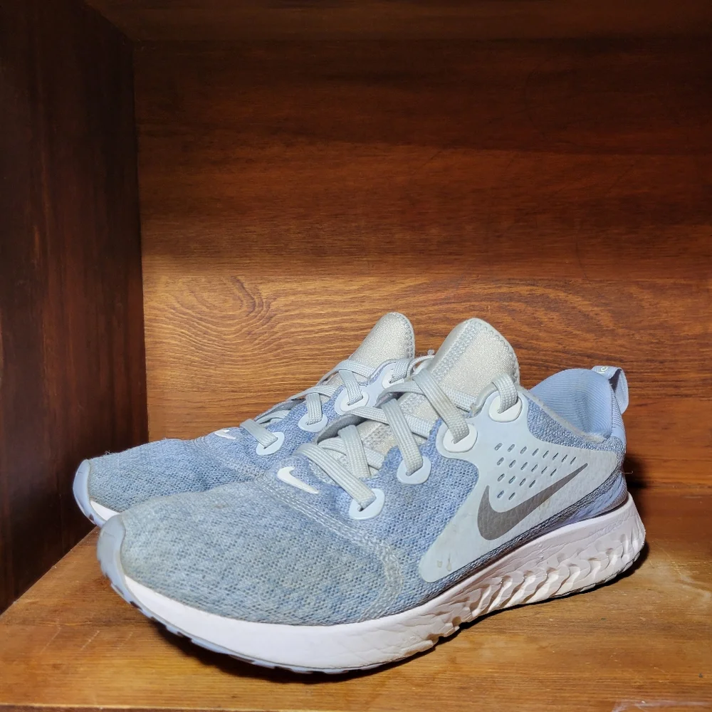 Nike Legend React Running Sneaker 5.5 - Picture 5 of 7